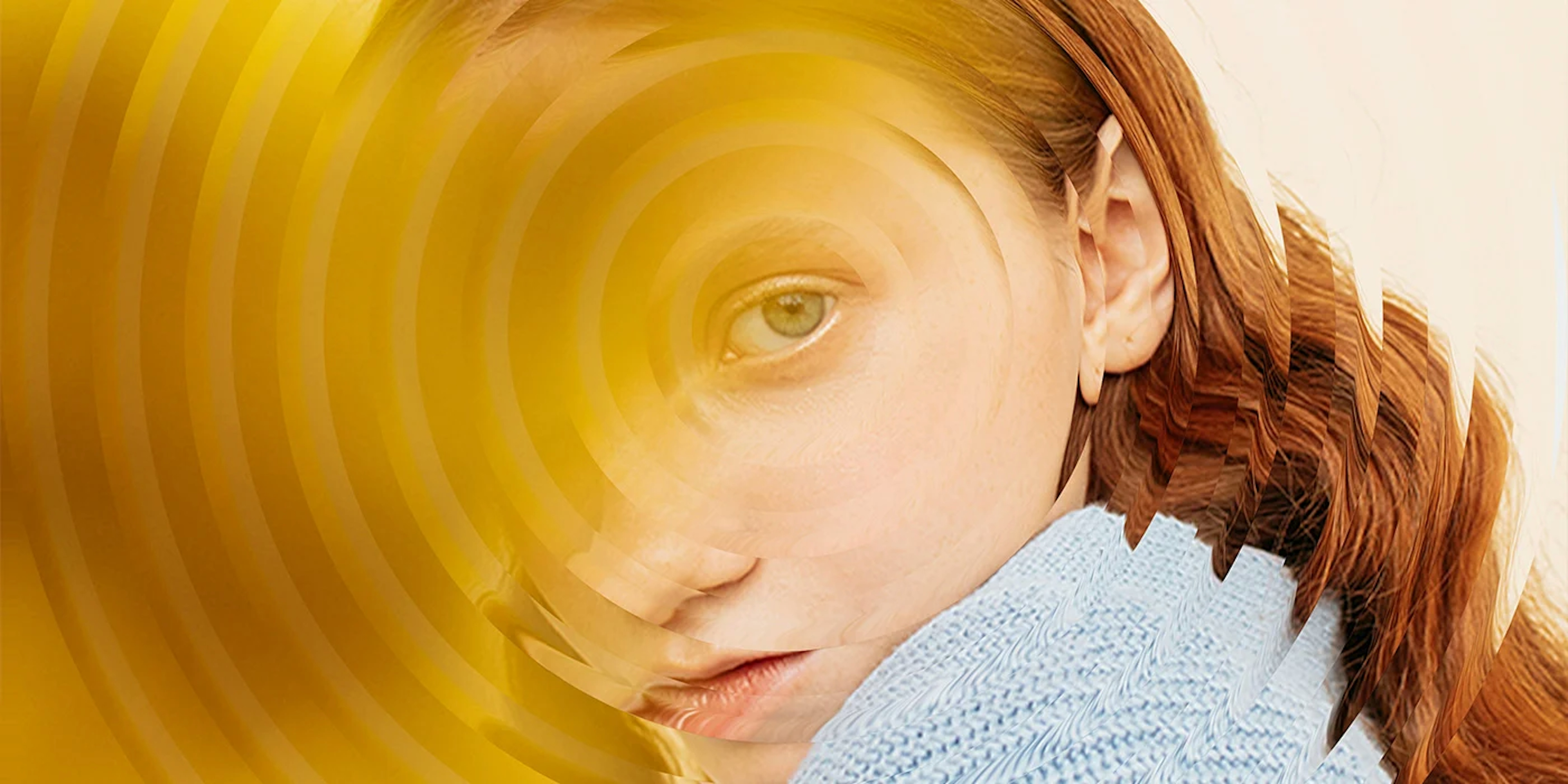Photo d'une femme rousse et de son oeil