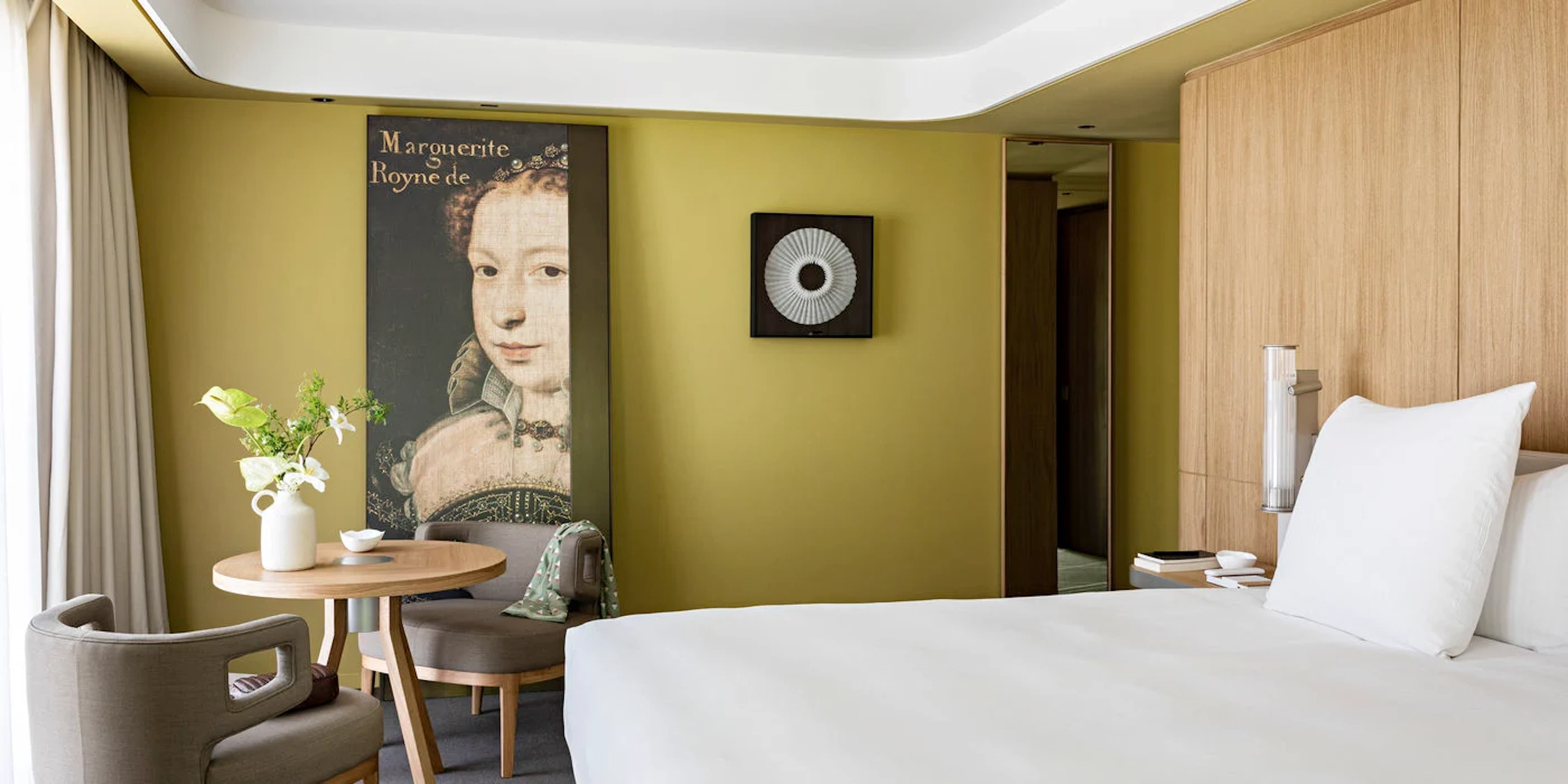 Chambre avec un portrait de la Reine Margot