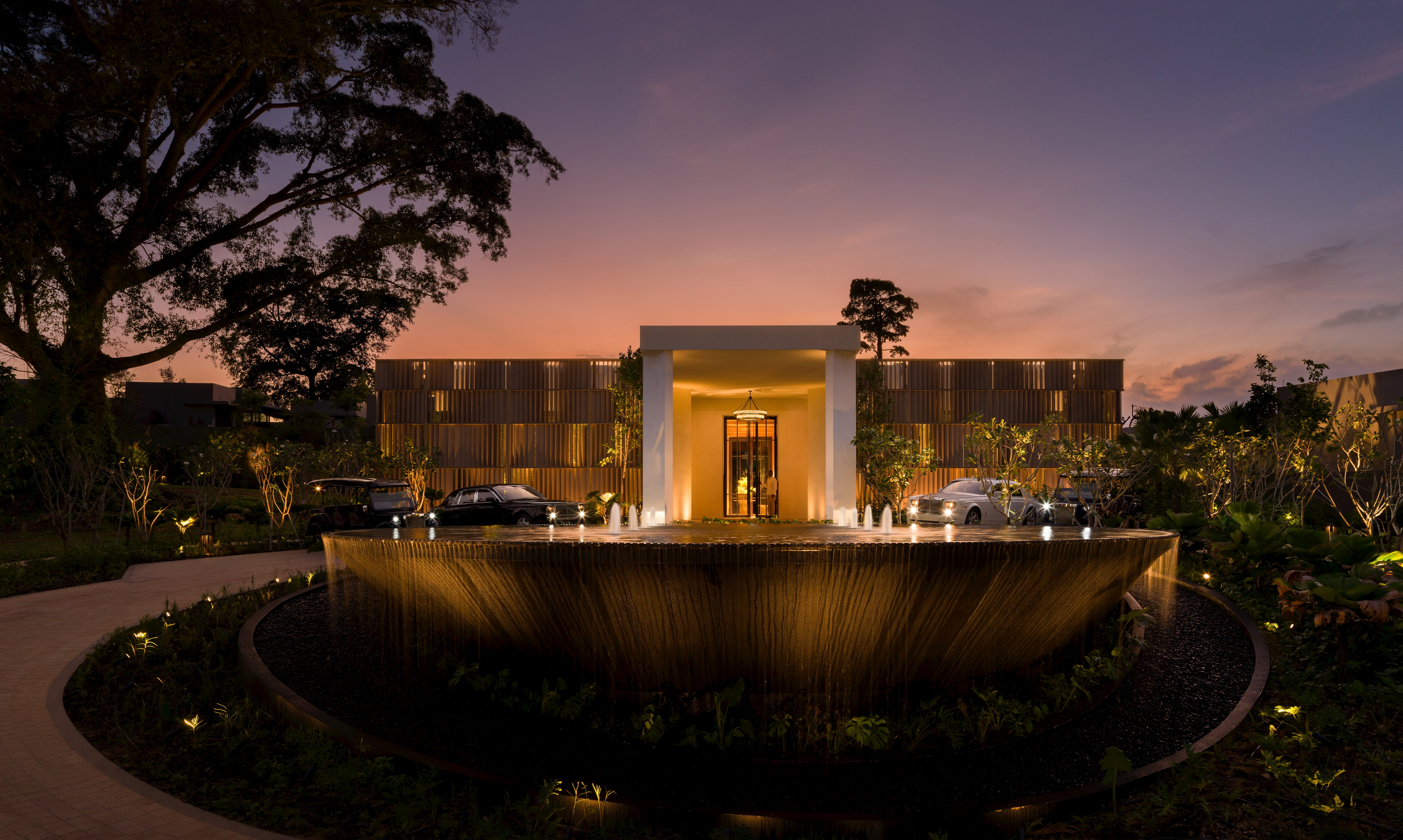 ArrivalatPorte-Cochere UPDATED